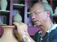 把人类非遗龙泉青瓷传承下去